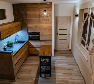 Designová kuchyň ve dřevě